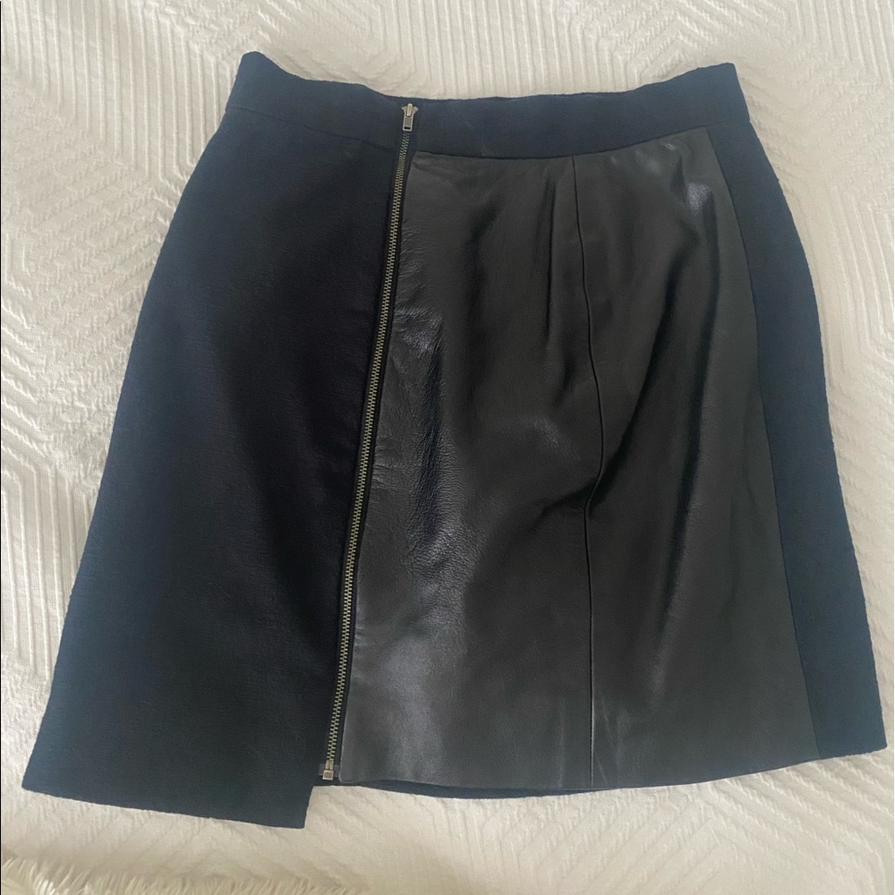 Hunter Bell (Hunter Dixon) black leather panel zip skirt size 2